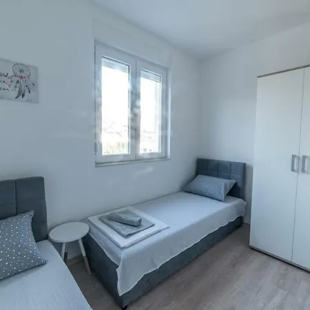 Welcome * موستار